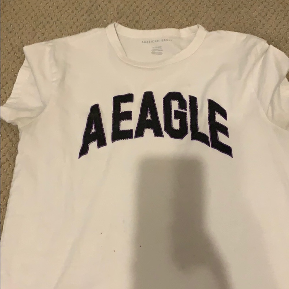 american eagle white tee